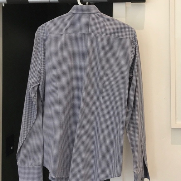 Hugo Boss Blue Casual Button Down Shirt with Classic Appeal - Picture 3 of 3